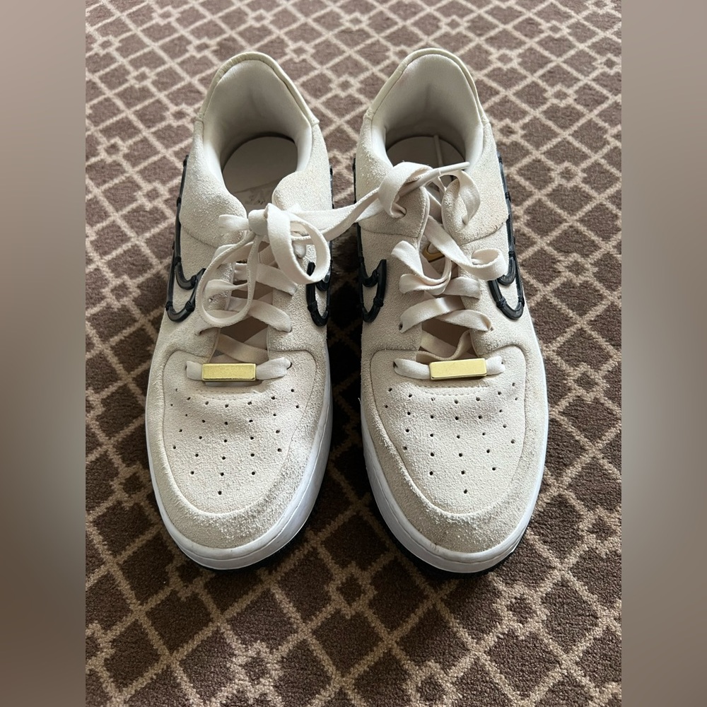 Nike Air Force One size 6 women’s “sage low LX”